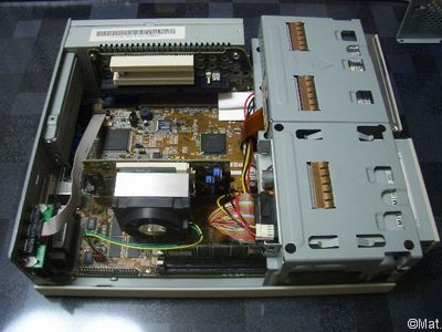 CPU やメモリなどを搭載した P2B-N
